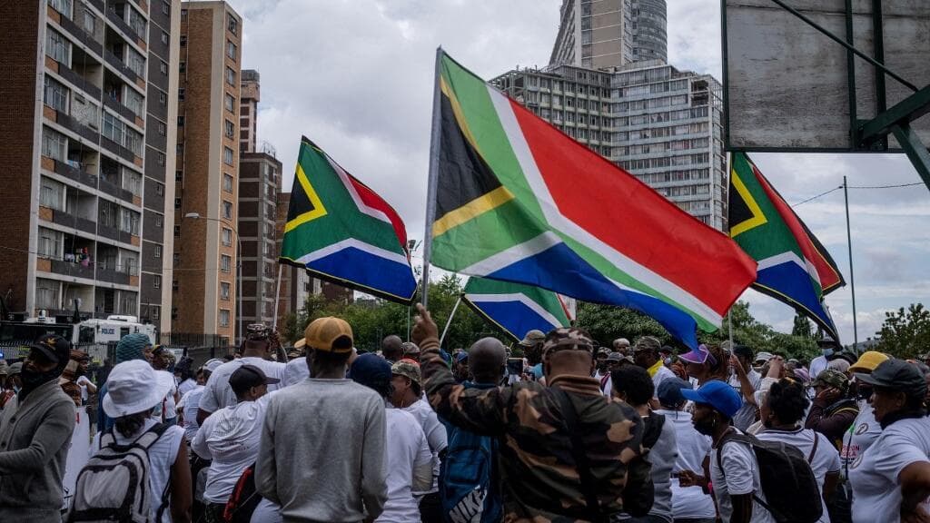 Afrique du Sud : qui sont les groupes derrière les marches anti-migrants ?